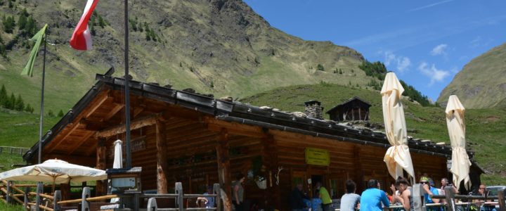 Essen und Trinken auf der Fane Alm