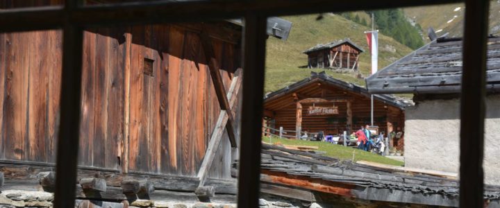 Hier auf der Fane Alm wird aus der Milch Almkäse und Butter gemacht.